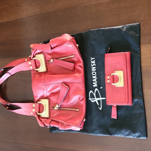 B. Makowsky Red Leather Handbag and Wallet - Picture 3 of 12